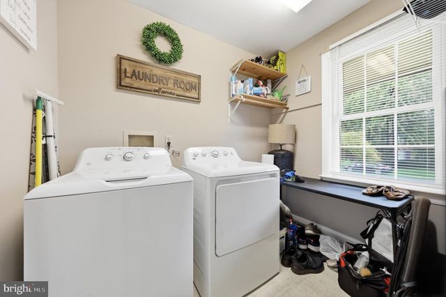 2 SWEET BRIAR LN, Hagerstown, MD 21742