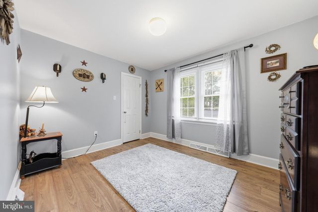 2 SWEET BRIAR LN, Hagerstown, MD 21742