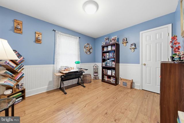 2 SWEET BRIAR LN, Hagerstown, MD 21742