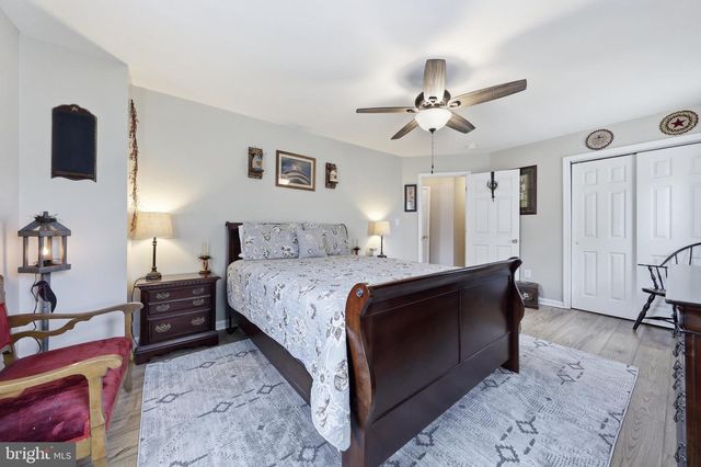 2 SWEET BRIAR LN, Hagerstown, MD 21742
