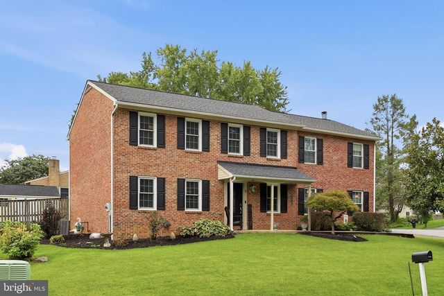 2 SWEET BRIAR LN, Hagerstown, MD 21742