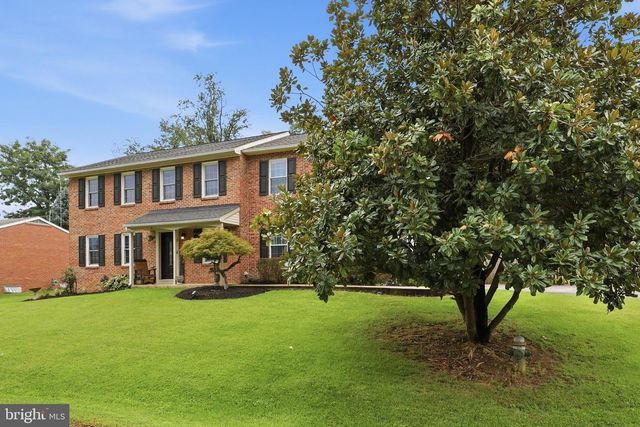 2 SWEET BRIAR LN, Hagerstown, MD 21742