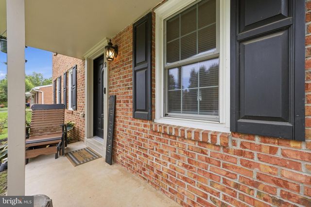 2 SWEET BRIAR LN, Hagerstown, MD 21742