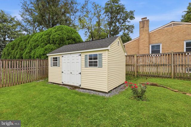 2 SWEET BRIAR LN, Hagerstown, MD 21742