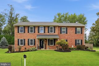 2 SWEET BRIAR LN, Hagerstown, MD 21742
