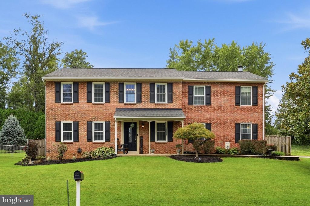 2 SWEET BRIAR LN, Hagerstown, MD 21742