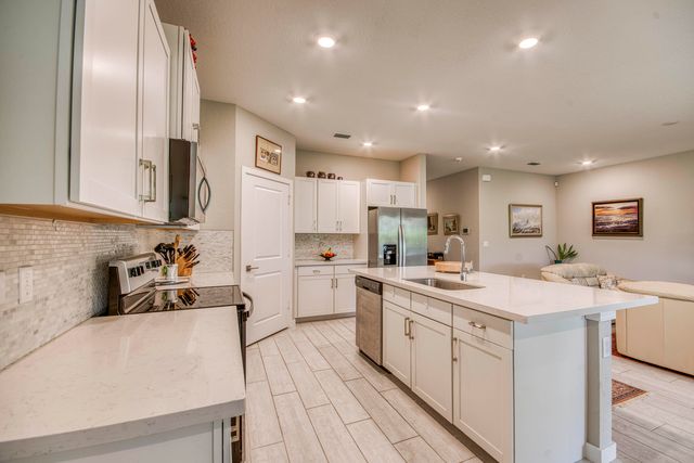 4720 NW Exchange Avenue, Jensen Beach, FL 34957