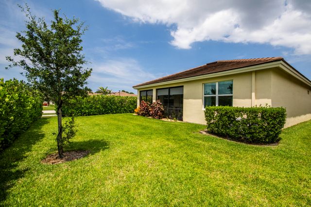 4720 NW Exchange Avenue, Jensen Beach, FL 34957