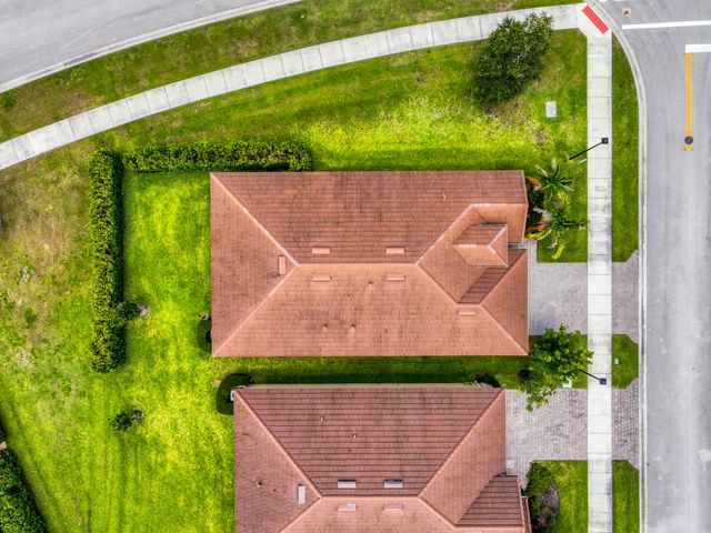 4720 NW Exchange Avenue, Jensen Beach, FL 34957