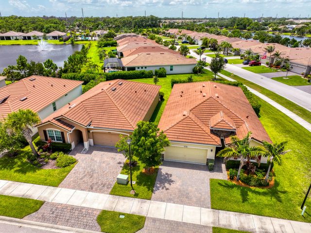 4720 NW Exchange Avenue, Jensen Beach, FL 34957