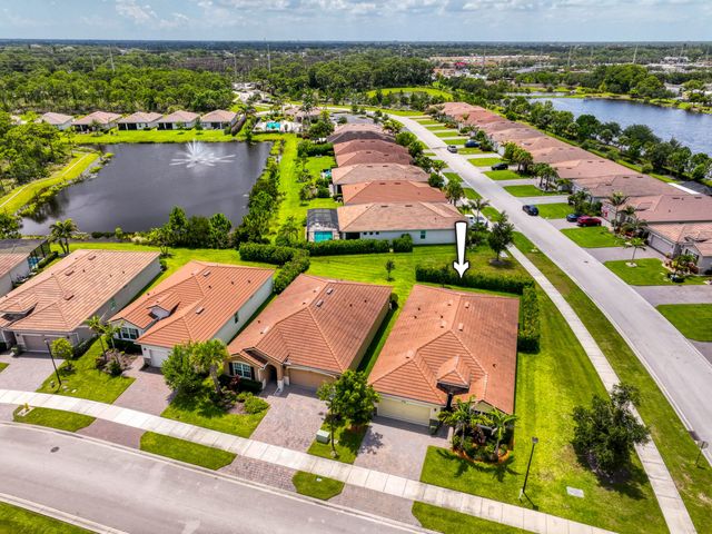 4720 NW Exchange Avenue, Jensen Beach, FL 34957
