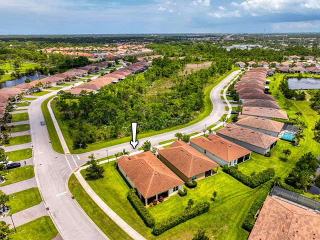 4720 NW Exchange Avenue, Jensen Beach, FL 34957