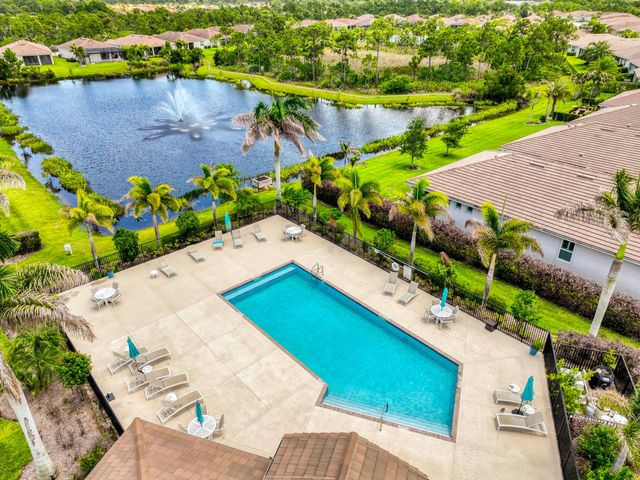 4720 NW Exchange Avenue, Jensen Beach, FL 34957