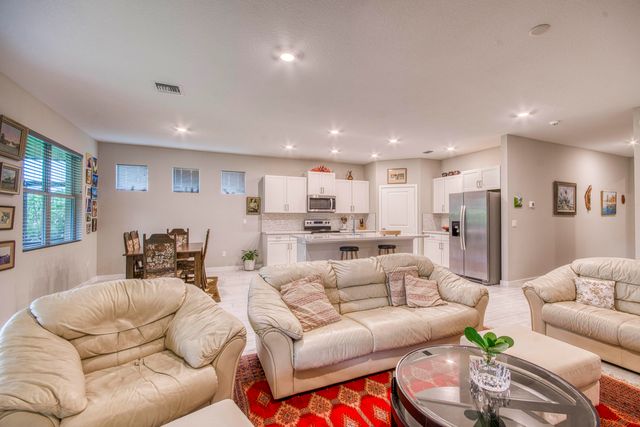 4720 NW Exchange Avenue, Jensen Beach, FL 34957