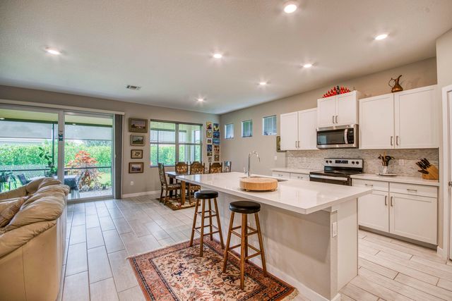 4720 NW Exchange Avenue, Jensen Beach, FL 34957