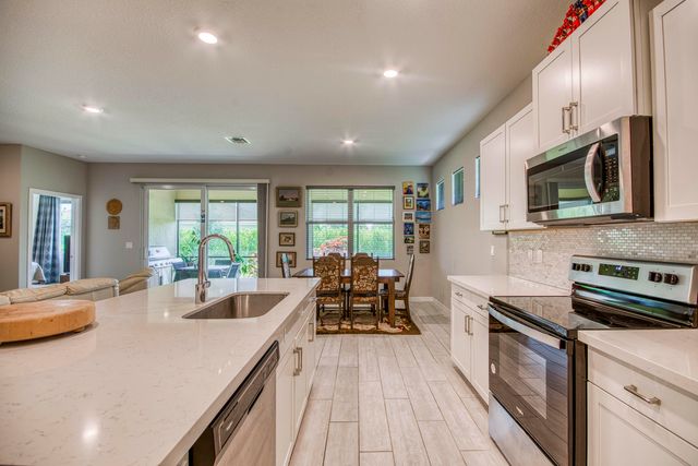 4720 NW Exchange Avenue, Jensen Beach, FL 34957