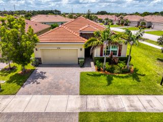 4720 NW Exchange Avenue, Jensen Beach, FL 34957