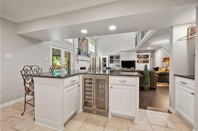 907 Loch Lomond Drive, Arlington, TX 76012