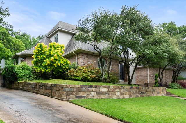 907 Loch Lomond Drive, Arlington, TX 76012