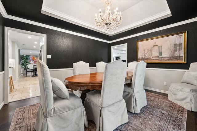 907 Loch Lomond Drive, Arlington, TX 76012
