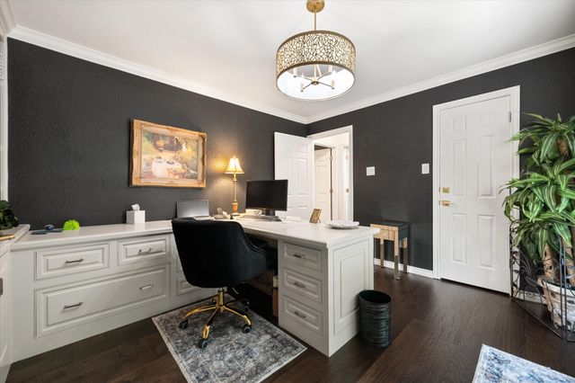 907 Loch Lomond Drive, Arlington, TX 76012