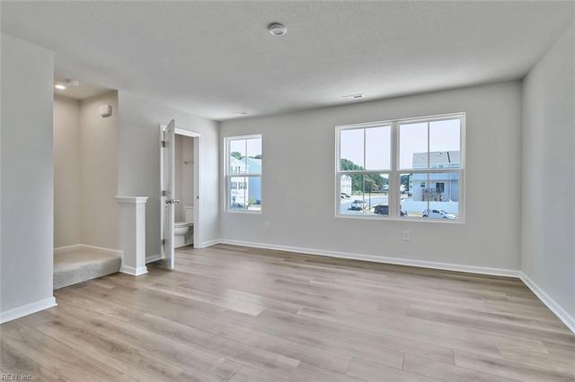 98 Clara CT, Suffolk, VA 23434