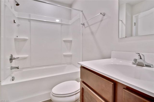 98 Clara CT, Suffolk, VA 23434