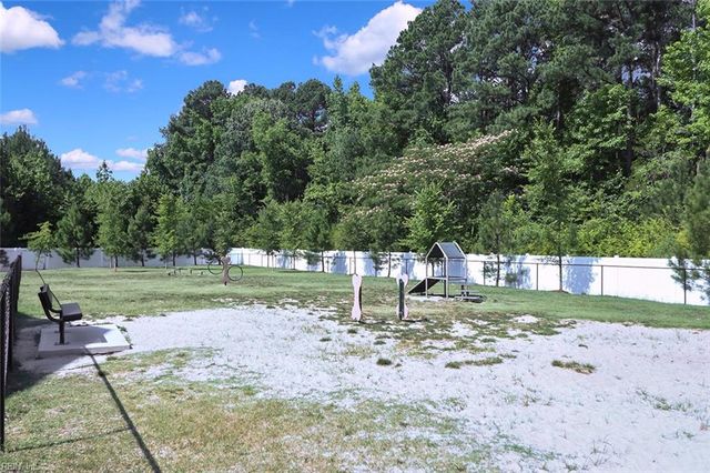 98 Clara CT, Suffolk, VA 23434