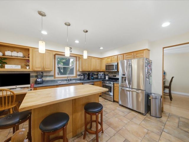 6313 Arcadia Drive, Tinley Park, IL 60477