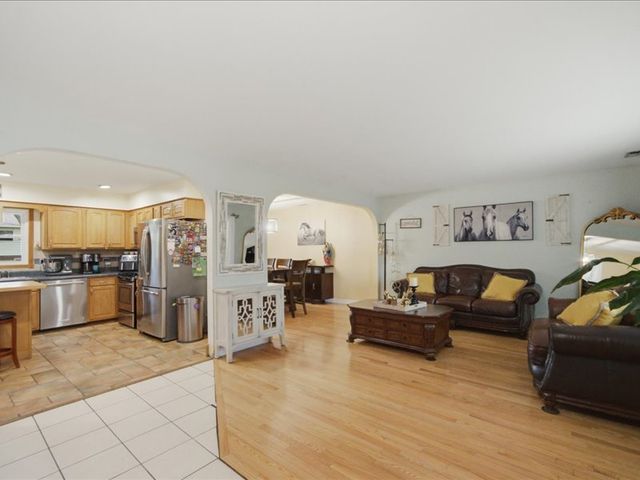 6313 Arcadia Drive, Tinley Park, IL 60477