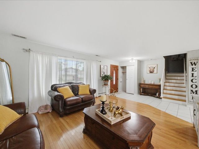 6313 Arcadia Drive, Tinley Park, IL 60477