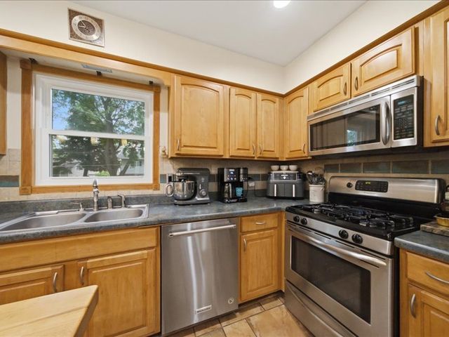 6313 Arcadia Drive, Tinley Park, IL 60477