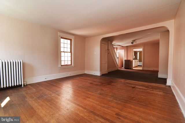 701 W MARKET ST, Pottsville, PA 17901