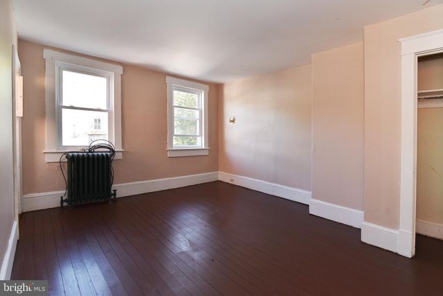 701 W MARKET ST, Pottsville, PA 17901