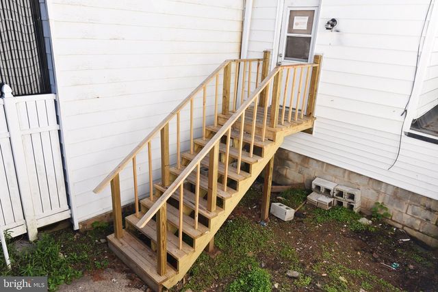 701 W MARKET ST, Pottsville, PA 17901