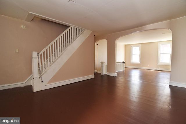 701 W MARKET ST, Pottsville, PA 17901
