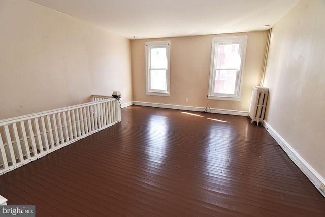 701 W MARKET ST, Pottsville, PA 17901