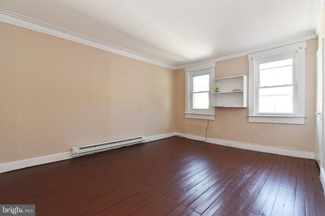 701 W MARKET ST, Pottsville, PA 17901