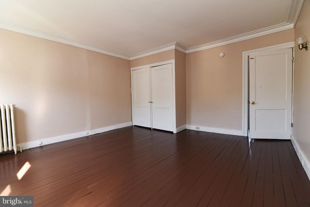 701 W MARKET ST, Pottsville, PA 17901