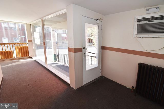 701 W MARKET ST, Pottsville, PA 17901