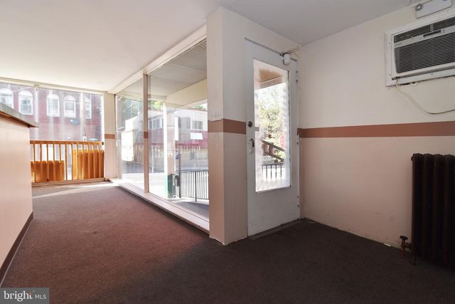 701 W MARKET ST, Pottsville, PA 17901