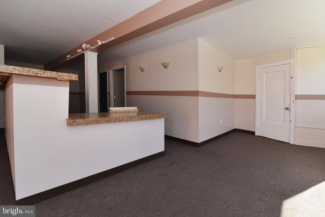 701 W MARKET ST, Pottsville, PA 17901