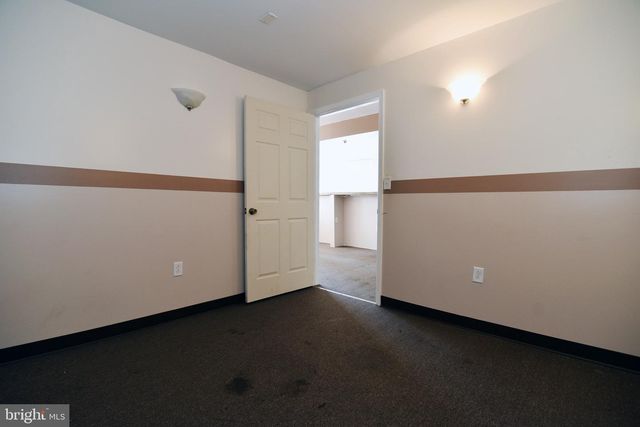 701 W MARKET ST, Pottsville, PA 17901