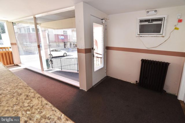 701 W MARKET ST, Pottsville, PA 17901