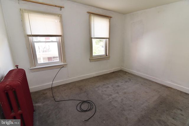 701 W MARKET ST, Pottsville, PA 17901