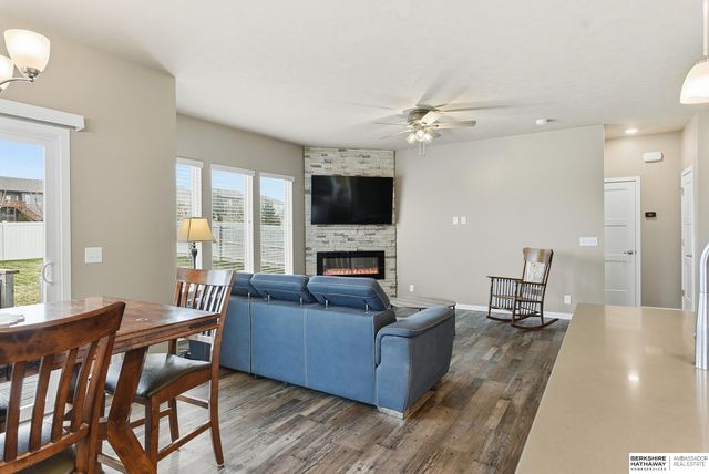 5113 N 180th Avenue, Omaha, NE 68022