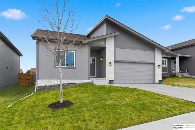 5113 N 180th Avenue, Omaha, NE 68022