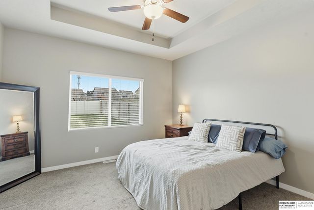 5113 N 180th Avenue, Omaha, NE 68022