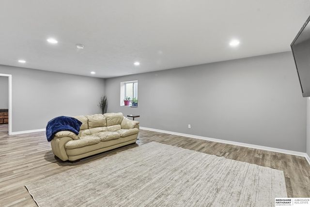 5113 N 180th Avenue, Omaha, NE 68022