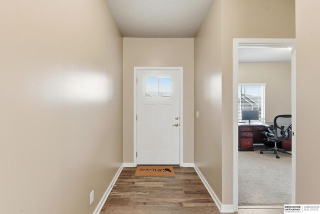 5113 N 180th Avenue, Omaha, NE 68022